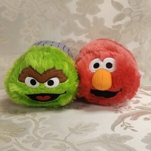 Sesame Street Stackable Oscar The Grouch & Elmo Plush Toys